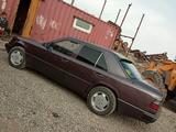 Mercedes-Benz E 230 1992 годаүшін1 100 000 тг. в Сарканд – фото 2