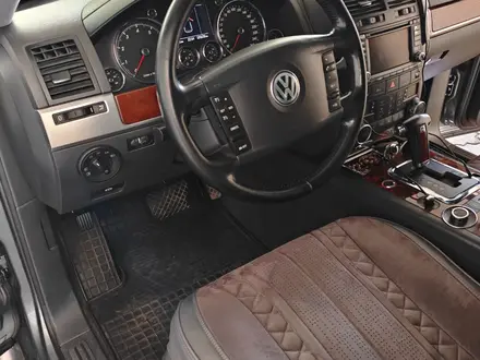 Volkswagen Touareg 2004 года за 6 000 000 тг. в Алматы – фото 10