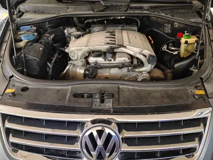 Volkswagen Touareg 2004 года за 6 000 000 тг. в Алматы – фото 15