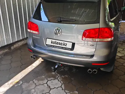 Volkswagen Touareg 2004 года за 6 000 000 тг. в Алматы – фото 3
