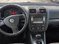 Volkswagen Jetta 2006 годаfor3 550 000 тг. в Астана – фото 12