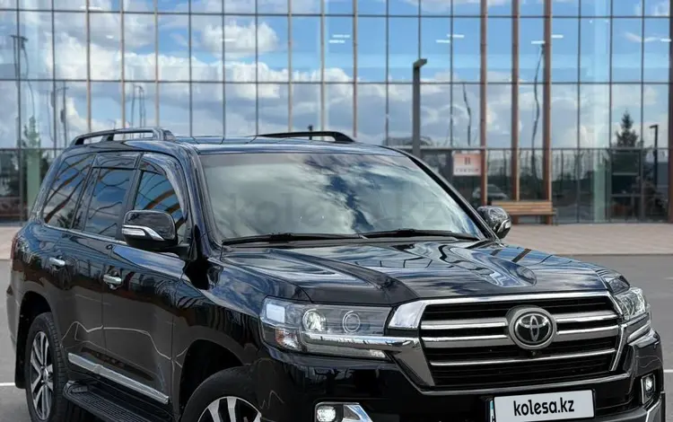 Toyota Land Cruiser 2018 годаүшін38 500 000 тг. в Алматы