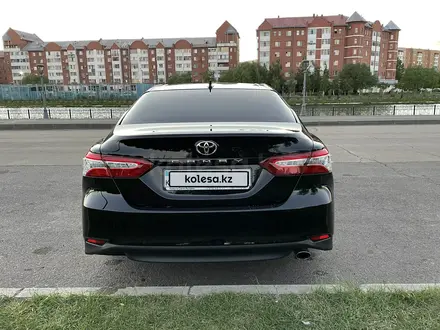 Toyota Camry 2019 года за 16 800 000 тг. в Алматы – фото 5