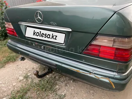 Mercedes-Benz E 220 1994 года за 1 700 000 тг. в Алматы – фото 9