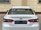 Toyota Camry 2022 годаүшін18 300 000 тг. в Жанаозен – фото 2