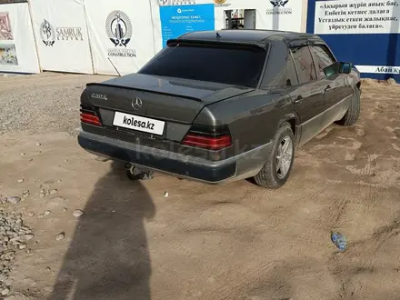 Mercedes-Benz E 320 1992 года за 1 750 000 тг. в Талдыкорган – фото 3