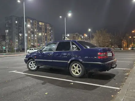 Volkswagen Passat 1994 года за 1 500 000 тг. в Караганда – фото 4