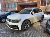 Volkswagen Tiguan 2019 года за 13 000 000 тг. в Астана