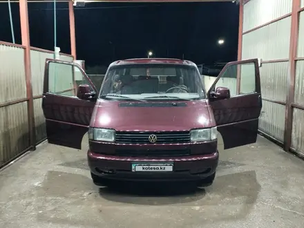 Volkswagen Caravelle 1993 года за 3 200 000 тг. в Шу