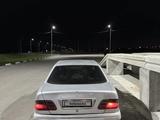 Mercedes-Benz E 200 1999 годаүшін1 900 000 тг. в Павлодар – фото 2