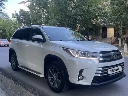 Toyota Highlander 2017 года за 17 500 000 тг. в Шымкент – фото 3