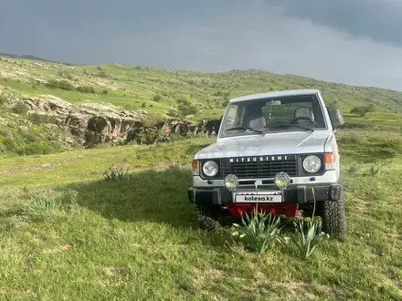 Mitsubishi Pajero 1988 годаүшін2 200 000 тг. в Шымкент