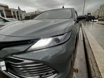 Toyota Camry 2020 года за 13 500 000 тг. в Астана