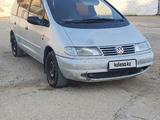 Volkswagen Sharan 1996 годаfor1 900 000 тг. в Актау