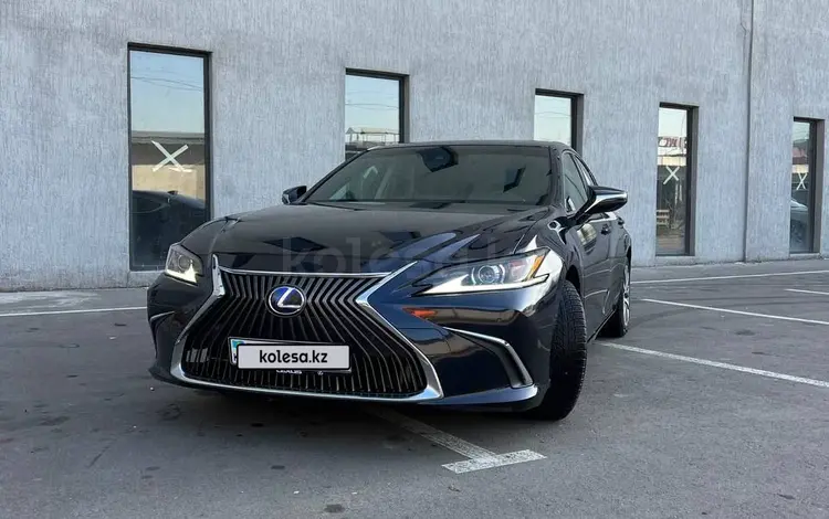 Lexus ES 300h 2019 годаүшін23 500 000 тг. в Алматы