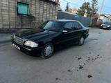 Mercedes-Benz C 200 1995 годаүшін1 420 000 тг. в Караганда – фото 2