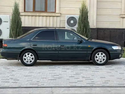 Toyota Camry 1999 года за 3 950 000 тг. в Шымкент – фото 3