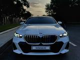 BMW 530 2023 года за 39 500 000 тг. в Шымкент – фото 3