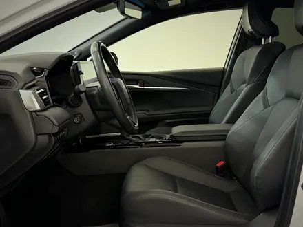 Toyota Camry Luxe 2025 года за 21 490 000 тг. в Астана – фото 12