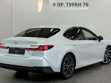 Toyota Camry Luxe 2025 года за 21 490 000 тг. в Астана – фото 19