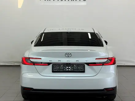 Toyota Camry Luxe 2025 года за 21 490 000 тг. в Астана – фото 4