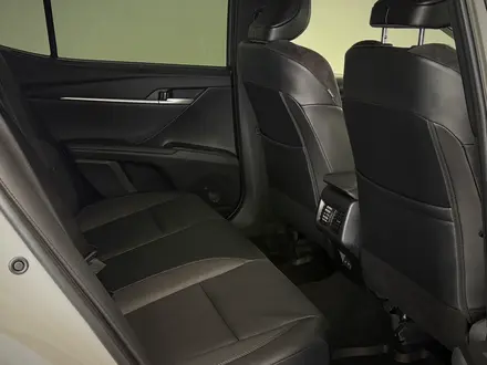 Toyota Camry Luxe 2025 года за 21 490 000 тг. в Астана – фото 7