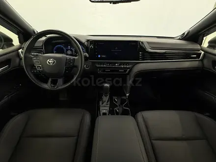 Toyota Camry Luxe 2025 года за 21 490 000 тг. в Астана – фото 8