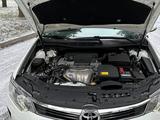 Toyota Camry 2015 года за 11 500 000 тг. в Семей – фото 4