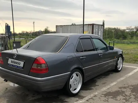 Mercedes-Benz C 220 1995 года за 3 800 000 тг. в Алматы – фото 18