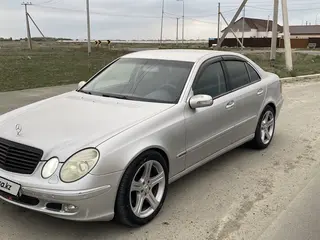 Mercedes-Benz E 240