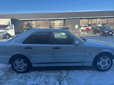 Mercedes-Benz C 220 1994 года за 2 200 000 тг. в Балпык би – фото 2