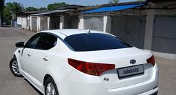 Kia K5 2011 года за 7 650 000 тг. в Алматы – фото 2