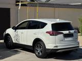 Toyota RAV4 2016 года за 8 900 000 тг. в Шымкент – фото 5