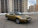 Toyota Camry 1999 годаүшін2 650 000 тг. в Караганда