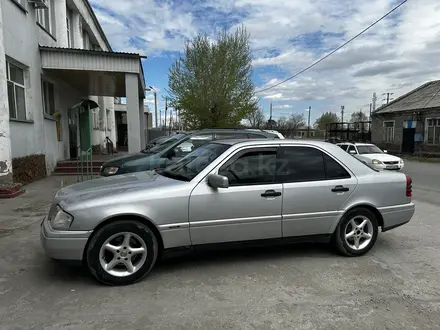 Mercedes-Benz C 180 1995 года за 2 500 000 тг. в Семей – фото 7