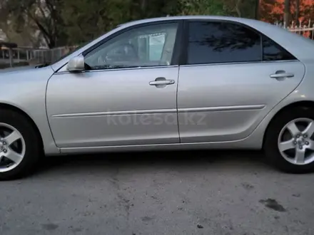 Toyota Camry 2005 года за 5 100 000 тг. в Атырау – фото 5