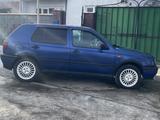 Volkswagen Golf 1994 годаfor1 550 000 тг. в Есик