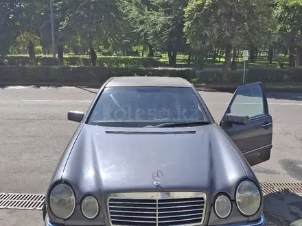 Mercedes-Benz E 320 1998 года за 1 500 000 тг. в Астана