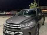 Toyota Highlander 2018 годаүшін12 800 000 тг. в Жанаозен – фото 2