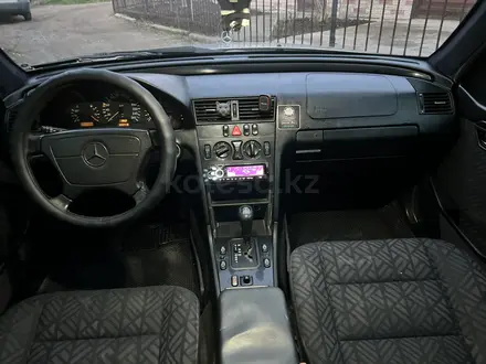 Mercedes-Benz C 240 1997 года за 3 500 000 тг. в Шымкент – фото 9