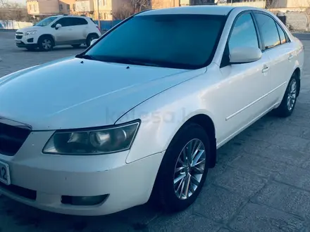 Hyundai Sonata 2006 года за 4 000 000 тг. в Жанаозен – фото 2