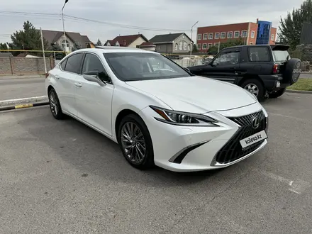 Lexus ES 250 2023 года за 27 000 000 тг. в Алматы – фото 3