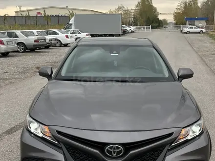 Toyota Camry 2020 года за 13 000 000 тг. в Шымкент