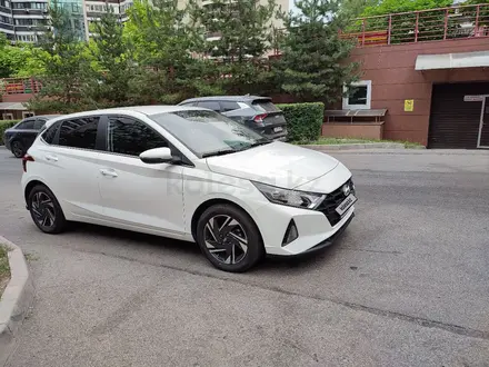 Hyundai i20 2023 года за 7 700 000 тг. в Алматы – фото 2