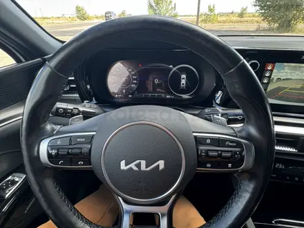 Kia K5 2022 года за 12 800 000 тг. в Караганда – фото 10