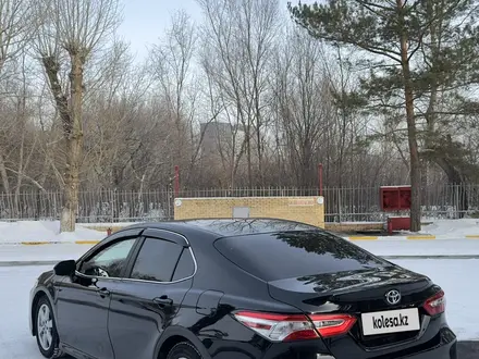 Toyota Camry 2018 года за 10 000 000 тг. в Караганда – фото 3