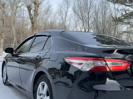 Toyota Camry 2018 года за 10 000 000 тг. в Караганда – фото 8