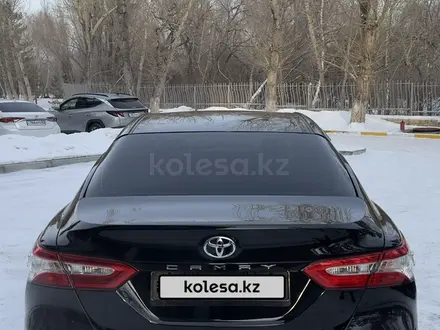 Toyota Camry 2018 года за 10 000 000 тг. в Караганда – фото 9