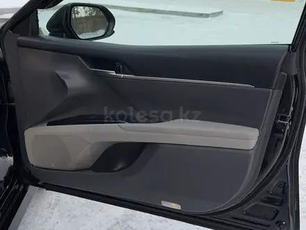 Toyota Camry 2018 года за 10 000 000 тг. в Караганда – фото 19