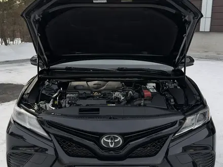 Toyota Camry 2018 года за 10 000 000 тг. в Караганда – фото 23
